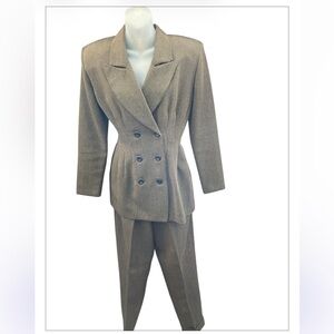 La Belle VGT 2 piece women’s classic suit size  Junior 4/5 pants and blazer